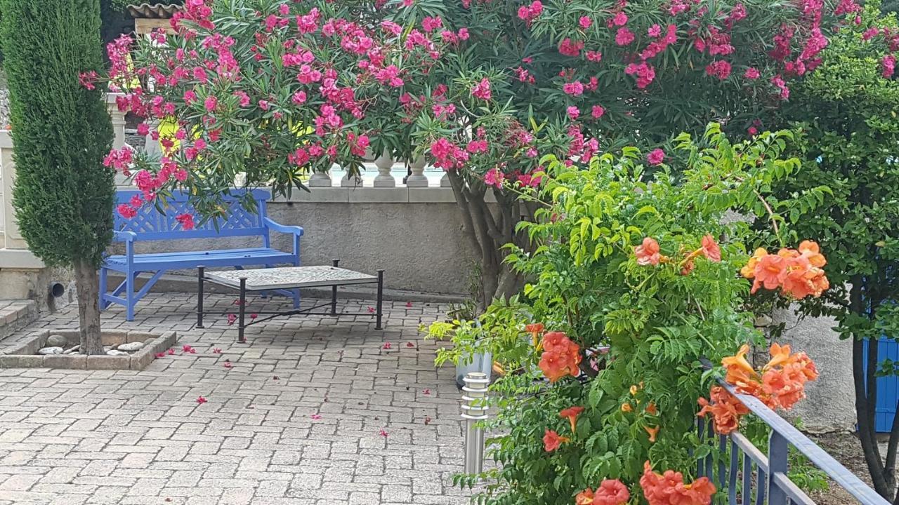 Le Mas Des Hibiscus Trans-en-Provence Luaran gambar
